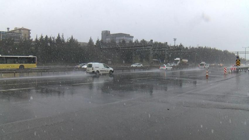 İstanbul'da kar alarmı! Kara kış geldi, yağış başladı! Meteoroloji'den 25 kent için sarı ve turuncu uyarı