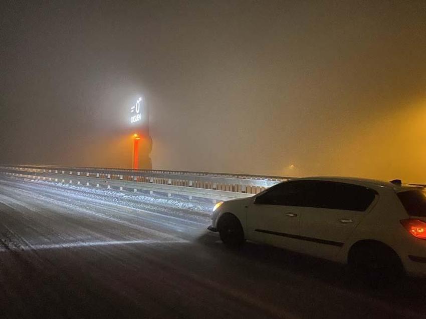İstanbul'da yoğun kar yağışı! Meteoroloji’den peş peşe uyarılar geldi