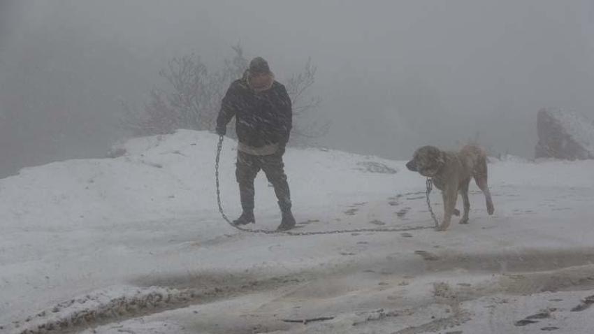 İstanbul'da yoğun kar yağışı! Meteoroloji’den peş peşe uyarılar geldi