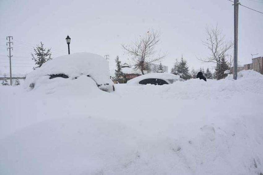 İstanbul'da yoğun kar yağışı! Meteoroloji’den peş peşe uyarılar geldi