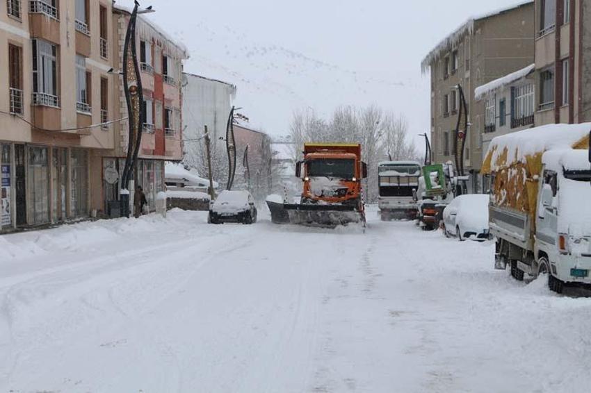 İstanbul'da yoğun kar yağışı! Meteoroloji’den peş peşe uyarılar geldi