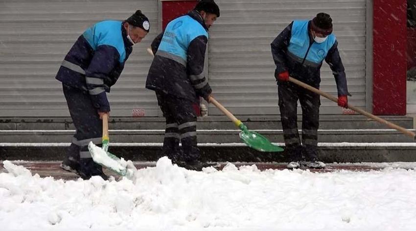 İstanbul'da yoğun kar yağışı! Meteoroloji’den peş peşe uyarılar geldi