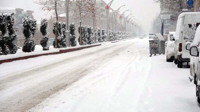İstanbul'da yoğun kar yağışı! Meteoroloji’den peş peşe uyarılar geldi