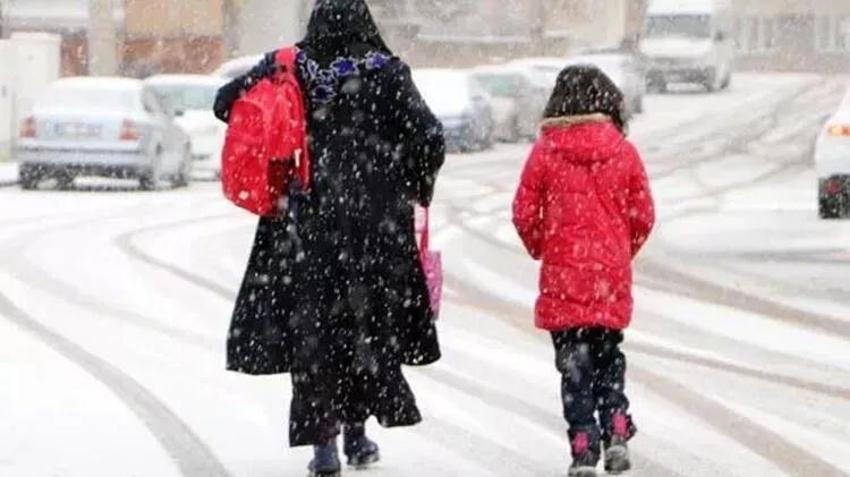 Yarın okullar tatil mi? İstanbul, Ankara, Bursa'da okullar tatil mi? 6 Şubat Valilik MEB kar tatili olan iller listesi