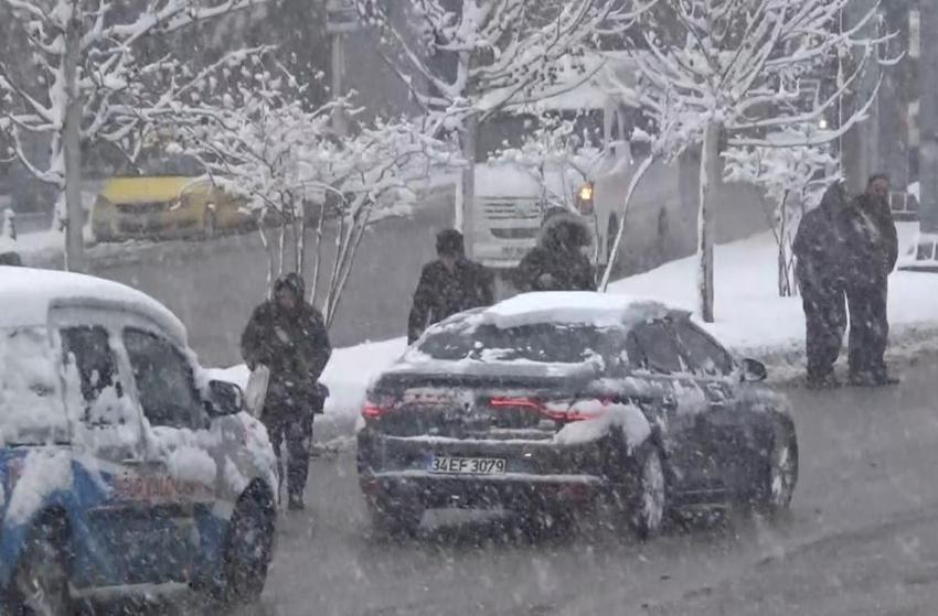 Okullar tatil edildi! Eğitime kar engeli
