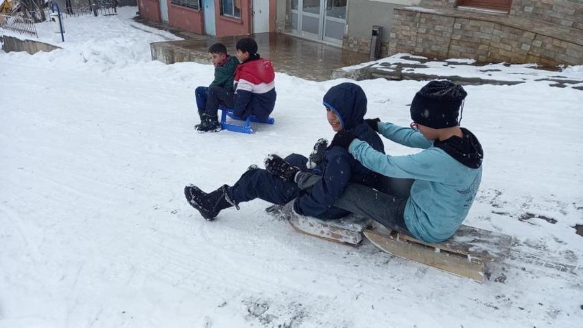 Okullar tatil edildi! Eğitime kar engeli