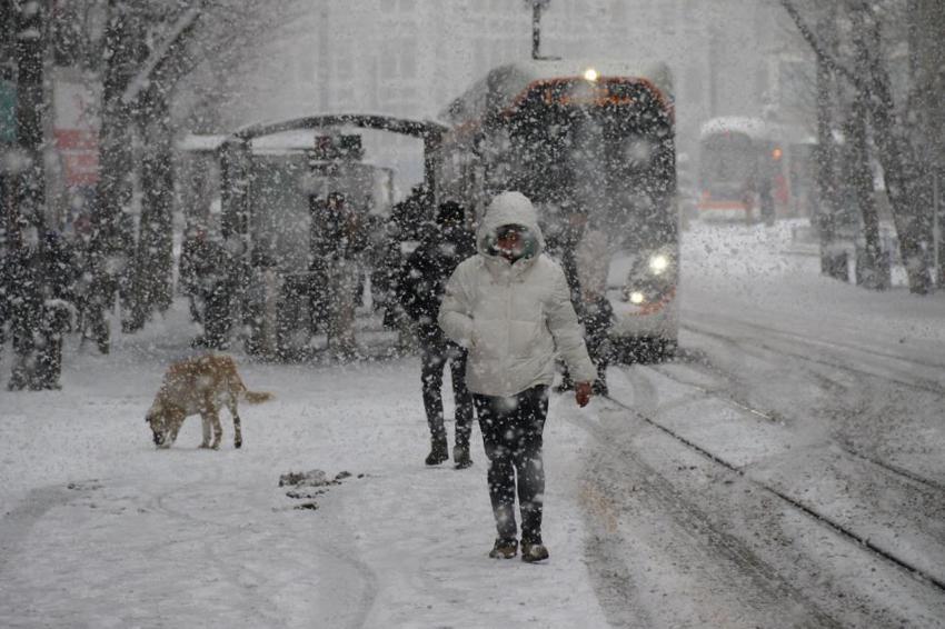 Okullar tatil edildi! Eğitime kar engeli