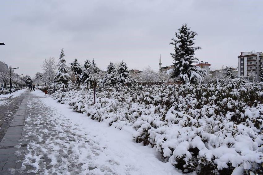 Okullar tatil edildi! Eğitime kar engeli