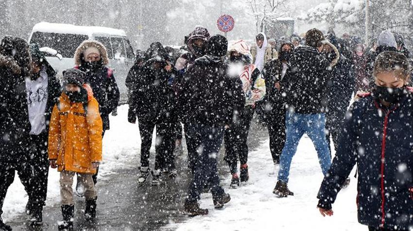 Okullar tatil edildi! Eğitime kar engeli