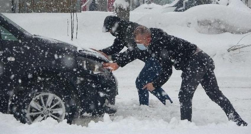 Okullar tatil edildi! Eğitime kar engeli