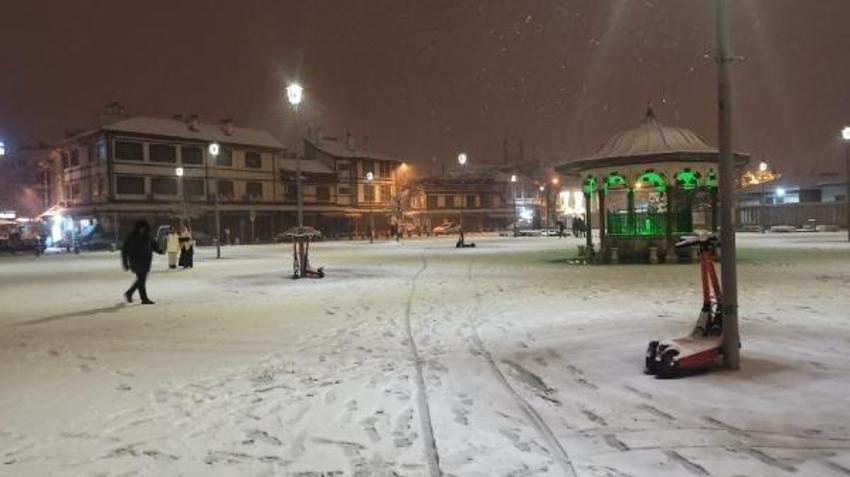 Okullar tatil edildi! Eğitime kar engeli