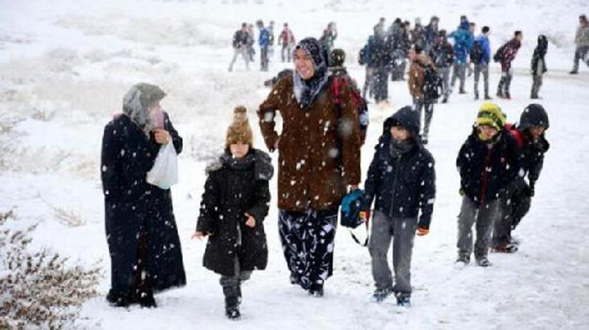Okullar tatil edildi! Eğitime kar engeli