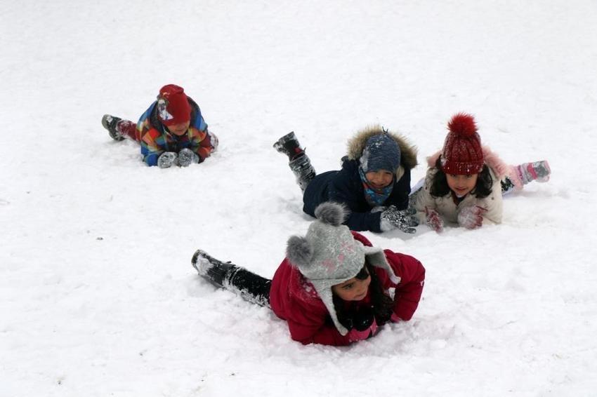 Okullar tatil edildi! Eğitime kar engeli