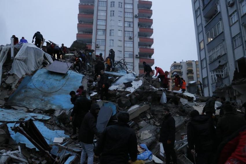 Kahramanmaraş 7.7 ile sallandı! Gün aydınlanınca depremin yıkıcı boyutu ortaya çıktı, işte ilk görüntüler
