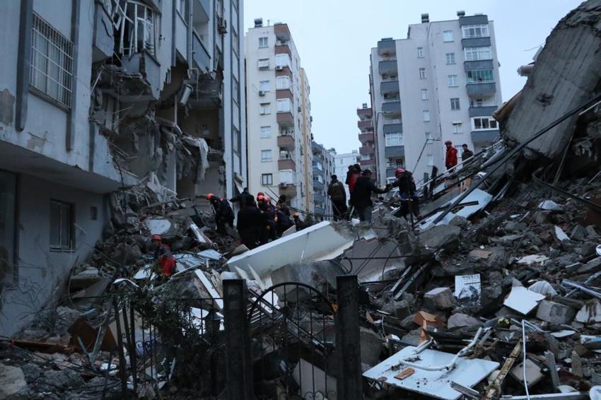Kahramanmaraş 7.7 ile sallandı! Gün aydınlanınca depremin yıkıcı boyutu ortaya çıktı, işte ilk görüntüler