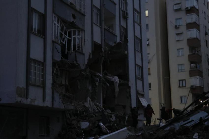 Kahramanmaraş 7.7 ile sallandı! Gün aydınlanınca depremin yıkıcı boyutu ortaya çıktı, işte ilk görüntüler