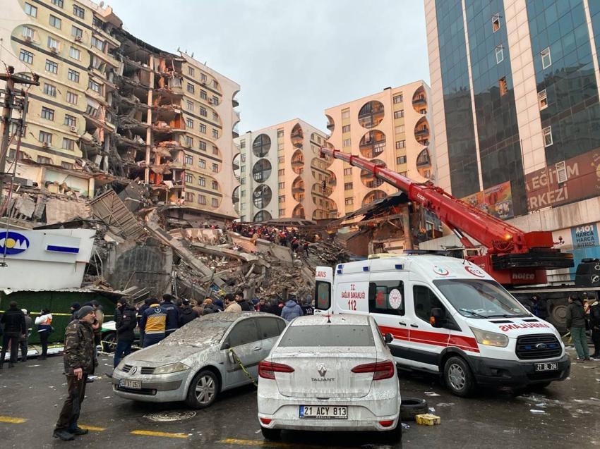 Kahramanmaraş 7.7 ile sallandı! Gün aydınlanınca depremin yıkıcı boyutu ortaya çıktı, işte ilk görüntüler