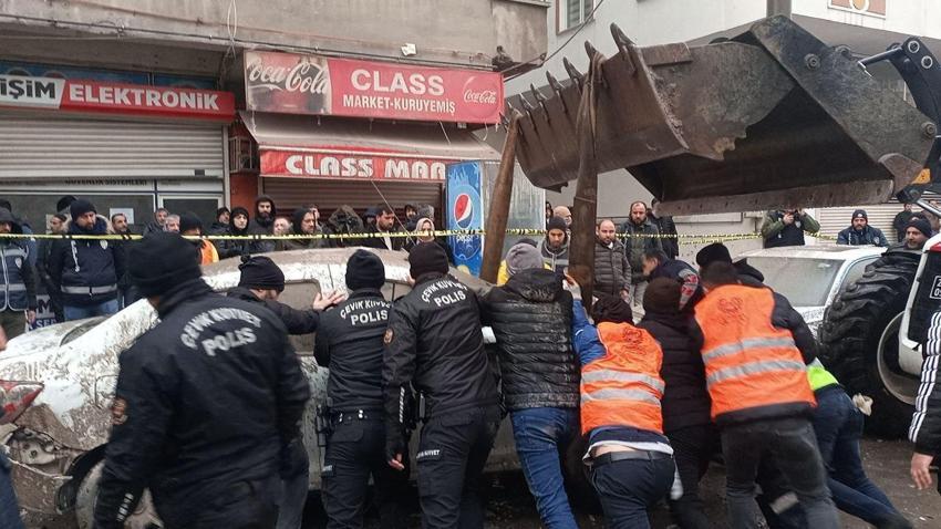 Kahramanmaraş 7.7 ile sallandı! Gün aydınlanınca depremin yıkıcı boyutu ortaya çıktı, işte ilk görüntüler