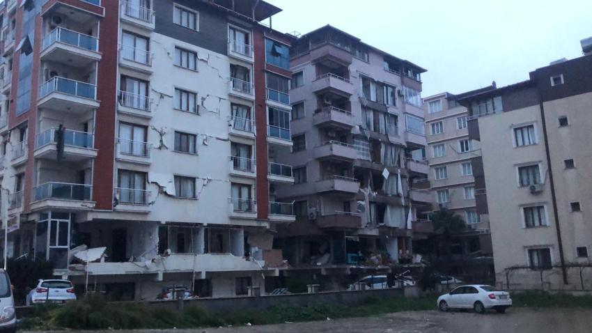 Kahramanmaraş 7.7 ile sallandı! Gün aydınlanınca depremin yıkıcı boyutu ortaya çıktı, işte ilk görüntüler