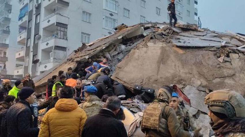 Türkiye depremi dünya gündemine oturdu! 16 ülke sallandı