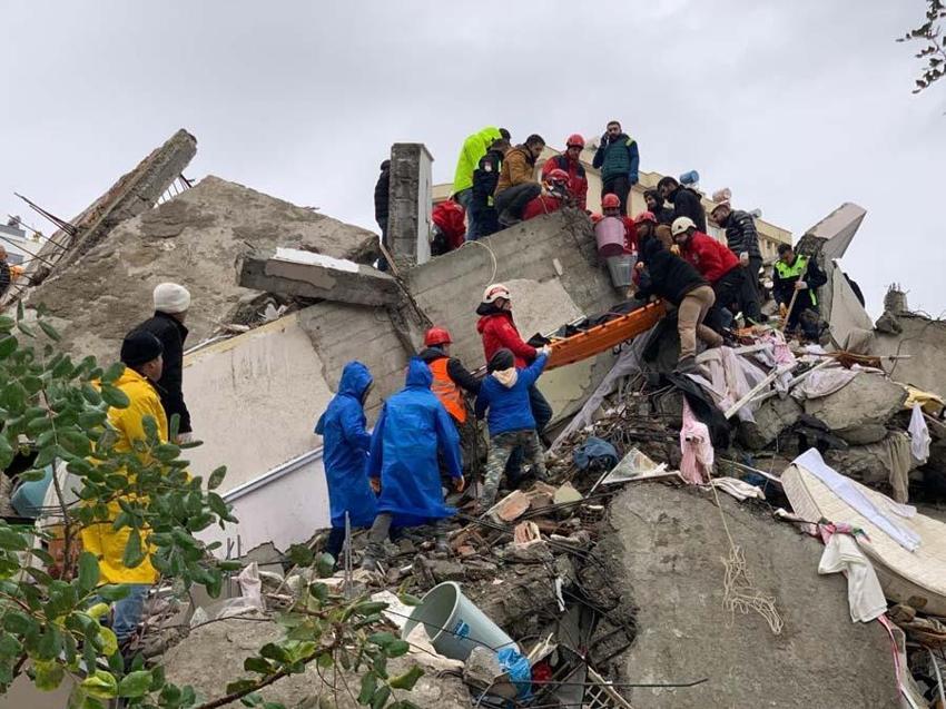 Türkiye’ye deprem yardımı yapan ülkeler! Hangi ülkelerden yardım geldi, hangi ülkeler Türkiye'ye yardım gönderdi, Türkiye’ye deprem yardımı hangi ülkeler yaptı?