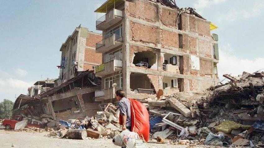 Gölcük depreminde arama kurtarma kaç gün sürdü? 1999 Gölcük depreminde kaç saat sonra enkazdan canlı çıkıldı?