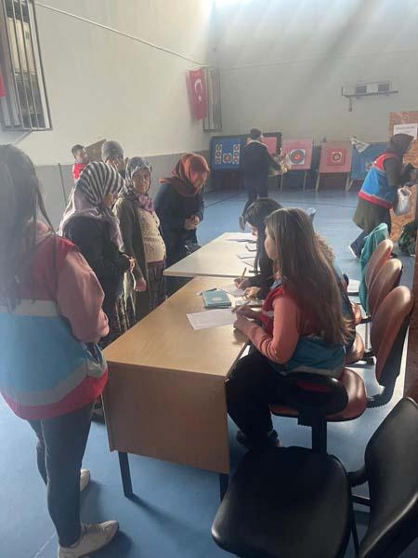 81 ilden deprem bölgesine yardım yağıyor! Türkiye tek yürek oldu