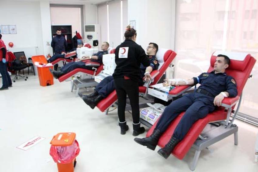 81 ilden deprem bölgesine yardım yağıyor! Türkiye tek yürek oldu