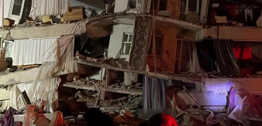 Depremde yıkılan binaları devlet karşılıyor mu? Evi yıkılanlara ev verilecek mi? Depremde devlet desteği başvurusu nasıl yapılır?