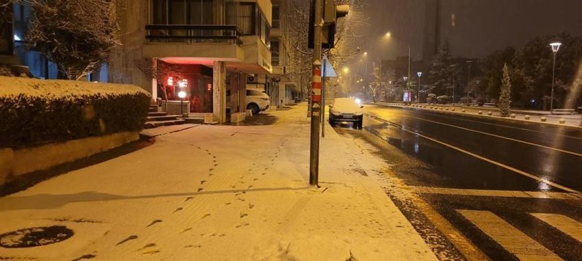 Kuvvetli kar sağanakları geliyor! Meteoroloji il il son dakika duyurdu, 43 il için uyarı