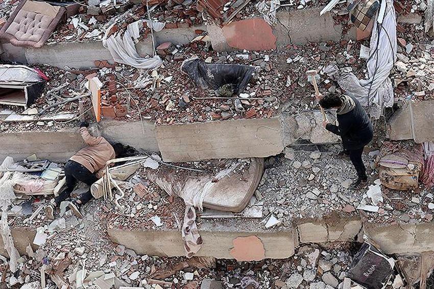 Dünya bu kare karşısında gözyaşlarını tutamadı! Acı dolu bekleyiş