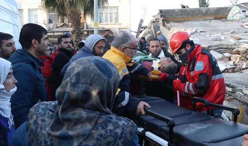 Deprem sonrası dünya Türkiye için seferber oldu! Özel ekipler çalışmalara başladı