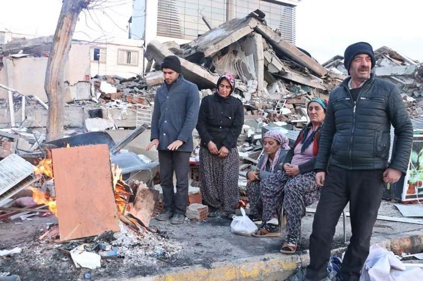 Deprem sonrası dünya Türkiye için seferber oldu! Özel ekipler çalışmalara başladı