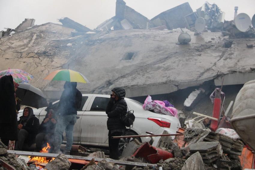 Dünyanın gördüğü en büyük felaketlerden biri! İşte depremde yıkımı büyüten sebepler