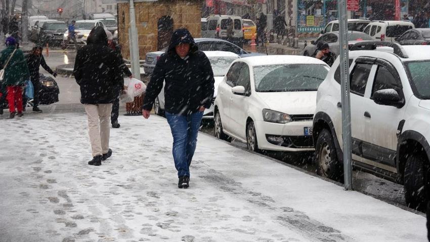 Şiddetli kar yağışı ve kar sağanakları başladı! Meteoroloji'den son dakika uyarısı, devam edecek