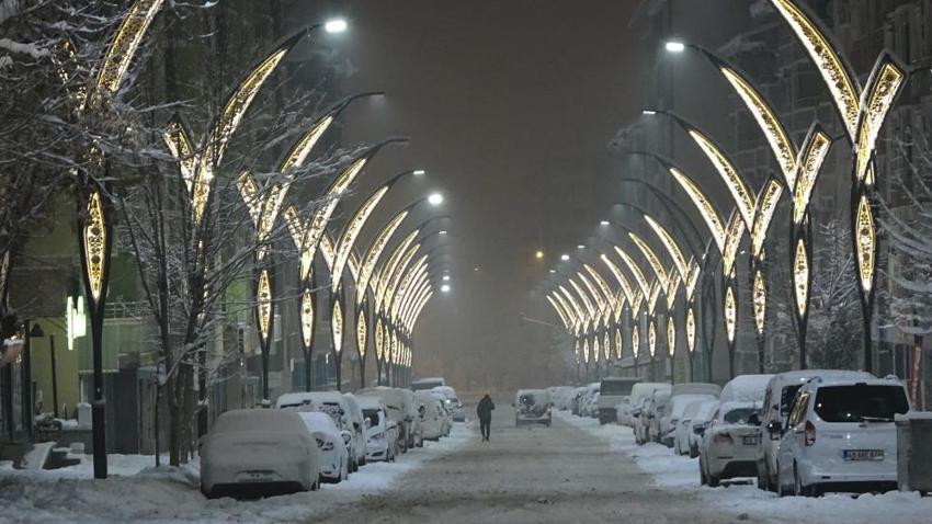 Şiddetli kar yağışı ve kar sağanakları başladı! Meteoroloji'den son dakika uyarısı, devam edecek