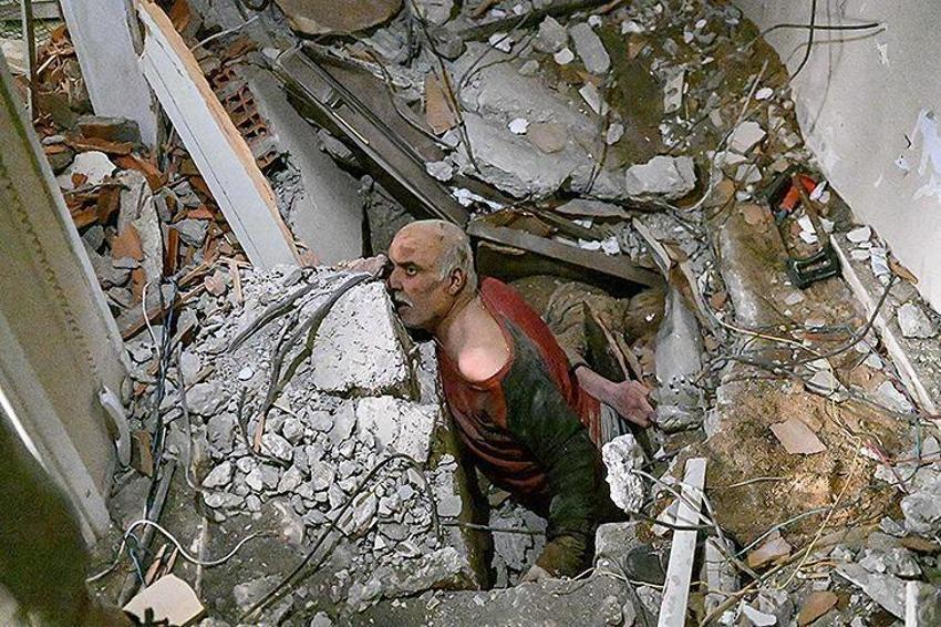 Deprem felaketinin boyutlarını uydu fotoğrafları gözler önüne serdi