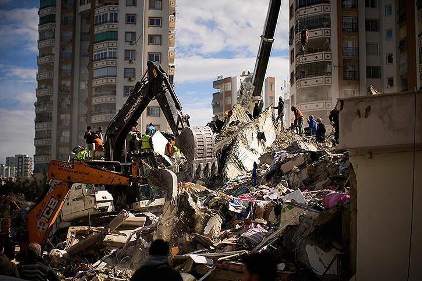 Deprem felaketinin boyutlarını uydu fotoğrafları gözler önüne serdi