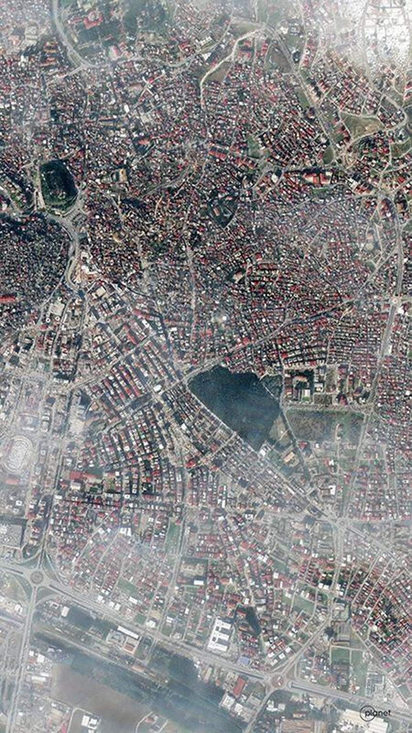 Deprem felaketinin boyutlarını uydu fotoğrafları gözler önüne serdi