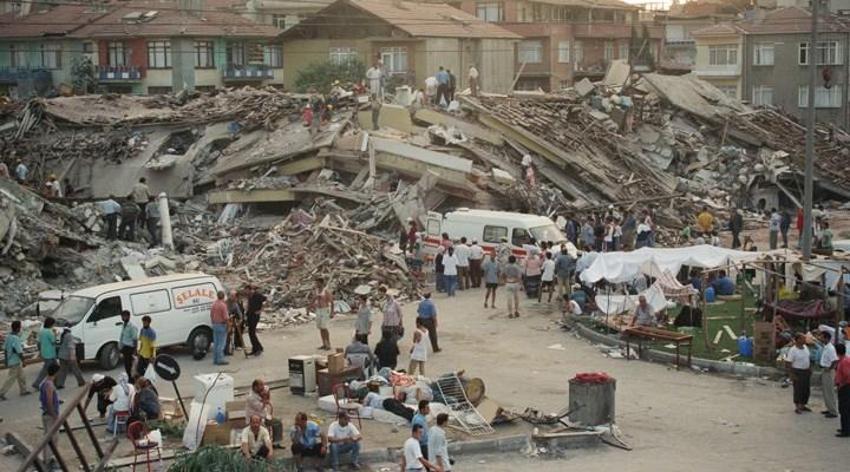 1999 depreminde kaç kişi öldü? Gölcük depreminde kaç kişi ölmüştü, kaç bina yıkılmıştı, 1999 depremi kaç şiddetinde olmuştu?