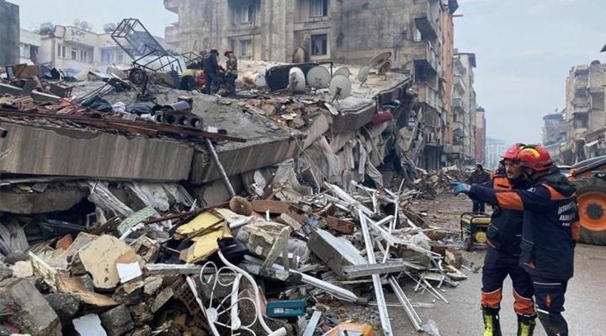 Enkazdan çıkanlara neden hemen su verilmez? Depremden çıkana neden su verilmez?