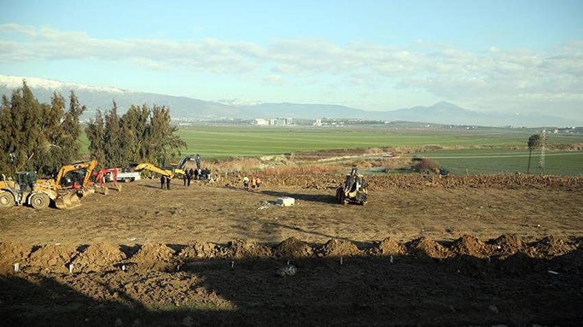 Sözün bittiği yer! Hatay'da 'deprem mezarlığı' görüntülendi