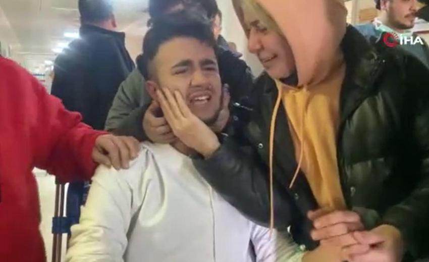 17 yaşındaki Adnan enkaz altındaki 94 saati anlattı: Onların sesi bana geliyor benimkisi gitmiyordu
