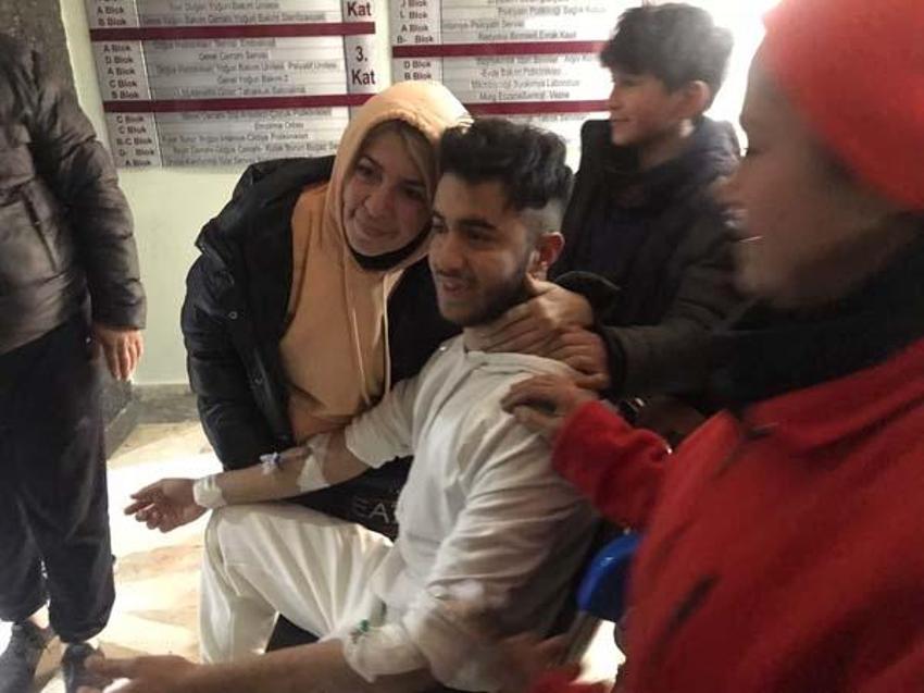 17 yaşındaki Adnan enkaz altındaki 94 saati anlattı: Onların sesi bana geliyor benimkisi gitmiyordu