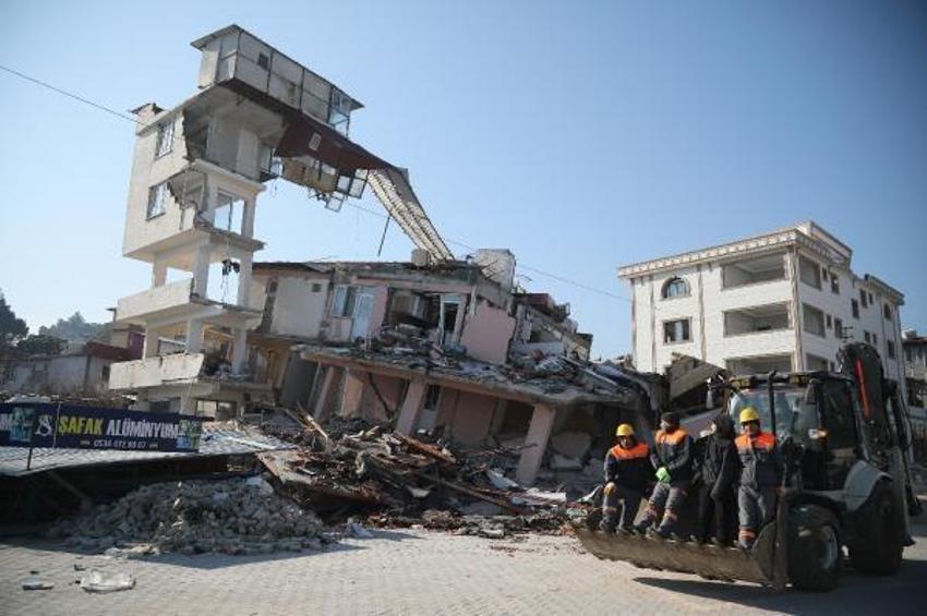 18 bin nüfuslu mahallede sağlam bina kalmadı