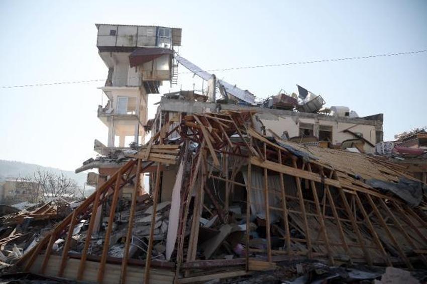 18 bin nüfuslu mahallede sağlam bina kalmadı