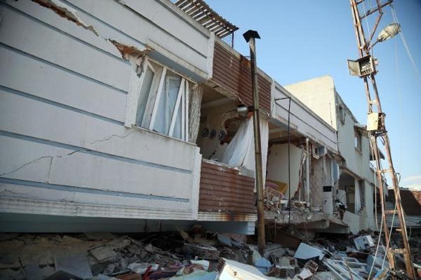 18 bin nüfuslu mahallede sağlam bina kalmadı