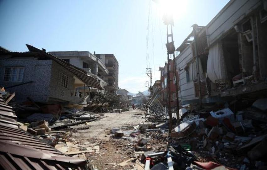 18 bin nüfuslu mahallede sağlam bina kalmadı