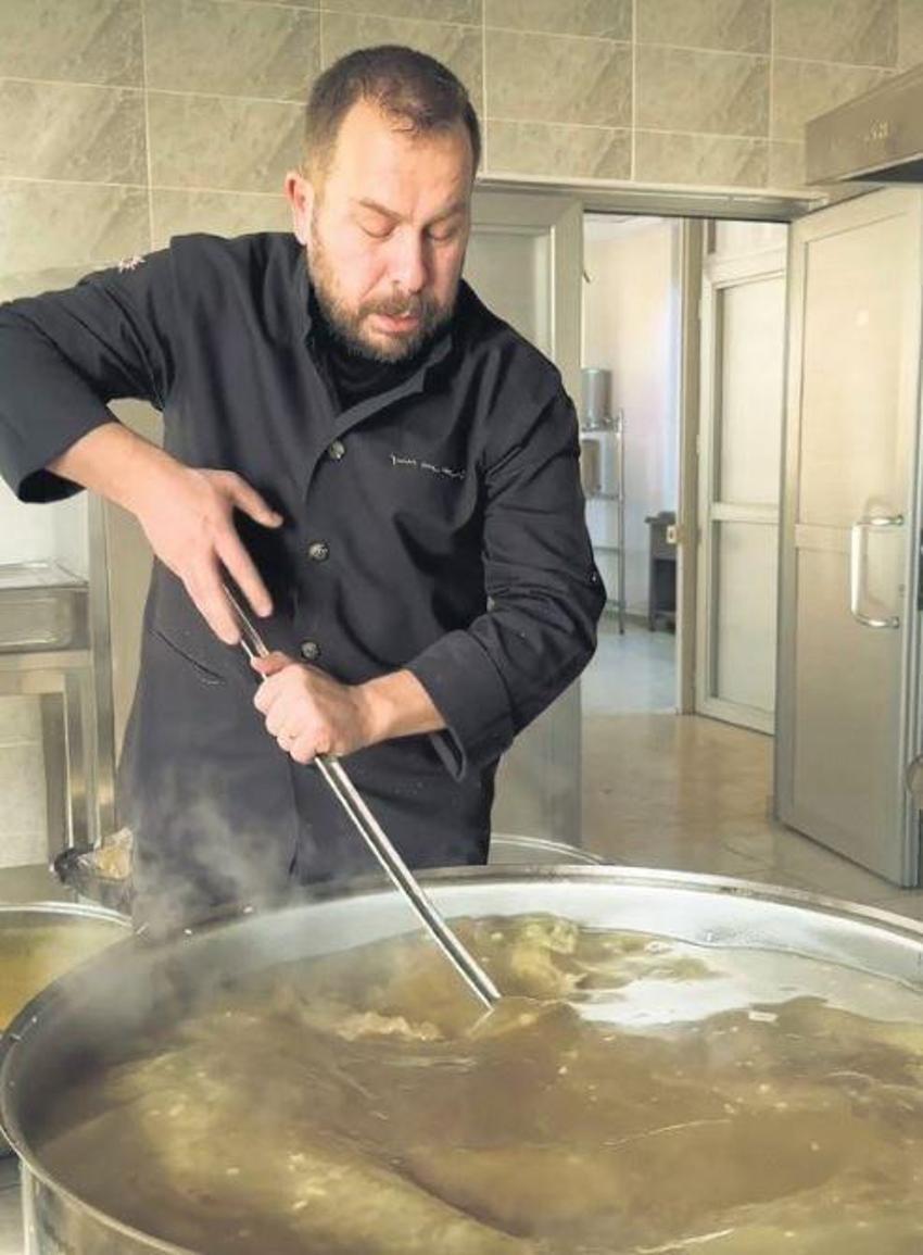Ünlü şefler, ekipleriyle deprem bölgesine koştu
