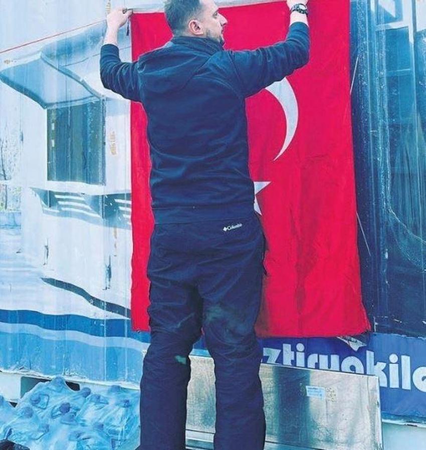 Ünlü şefler, ekipleriyle deprem bölgesine koştu